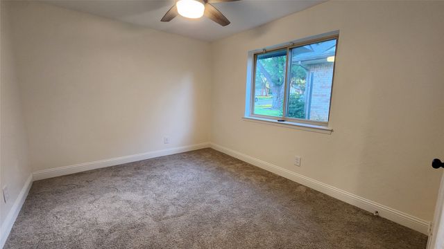 1619 Glenhill Lane, Lewisville, TX 75077