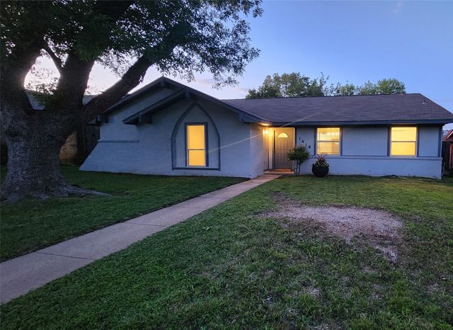 1619 Glenhill Lane, Lewisville, TX 75077