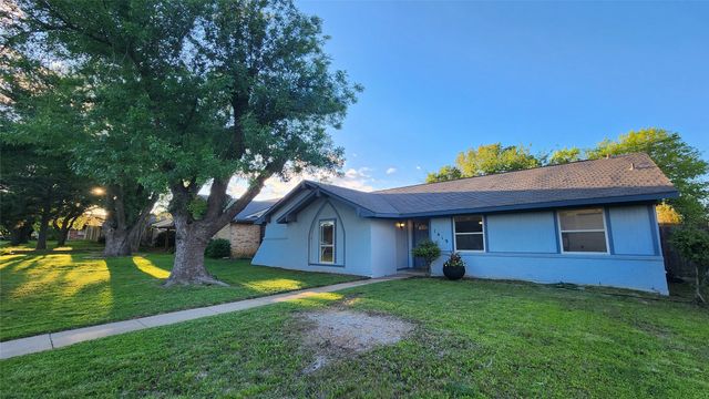 1619 Glenhill Lane, Lewisville, TX 75077