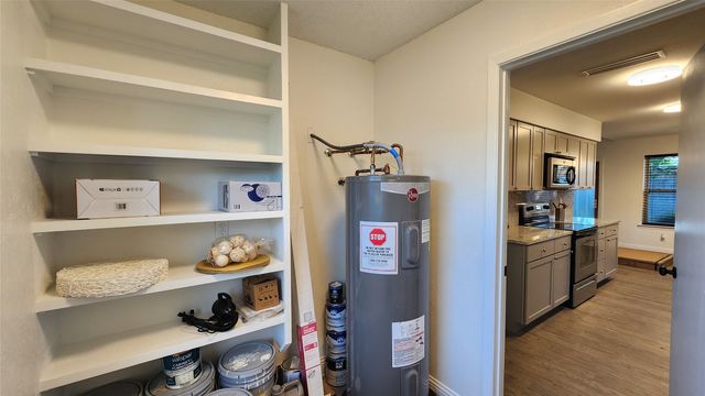 1619 Glenhill Lane, Lewisville, TX 75077