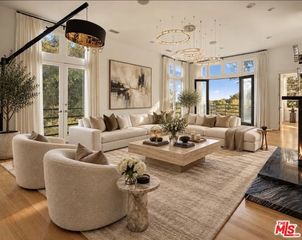 9314 Lloydcrest Drive, Beverly Hills, CA 90210