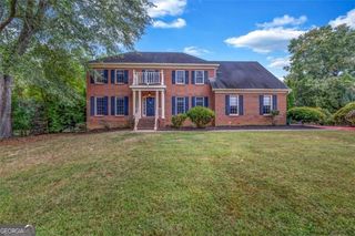 717 Oxford Court SW, Lilburn, GA 30047