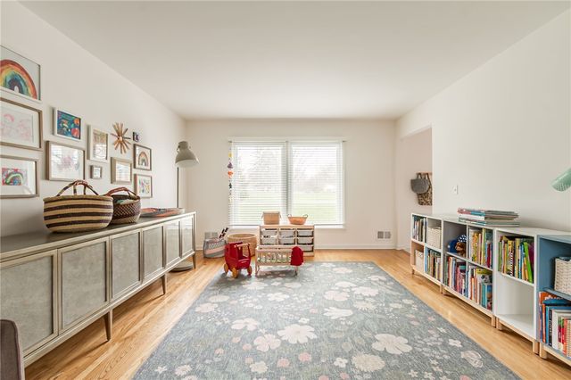 7 Falconbridge Drive, Pittsford, NY 14534