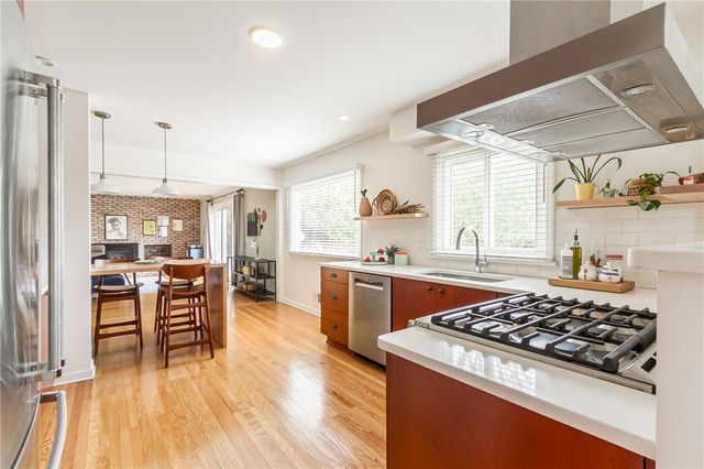 7 Falconbridge Drive, Pittsford, NY 14534