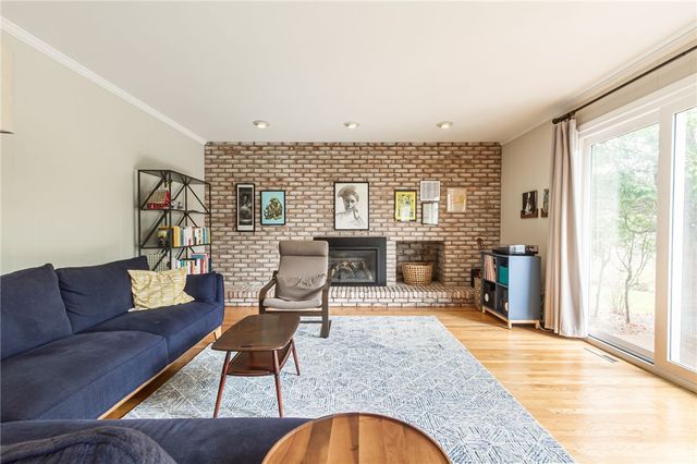 7 Falconbridge Drive, Pittsford, NY 14534