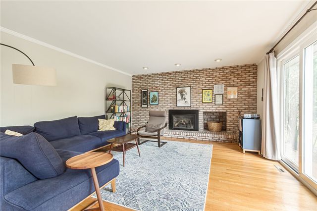 7 Falconbridge Drive, Pittsford, NY 14534