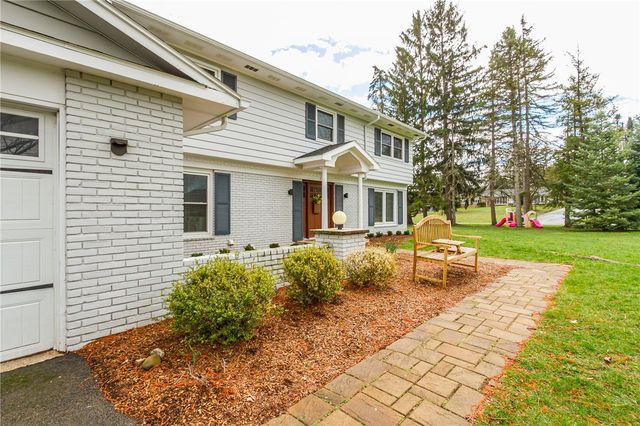 7 Falconbridge Drive, Pittsford, NY 14534