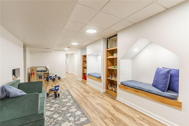 7 Falconbridge Drive, Pittsford, NY 14534