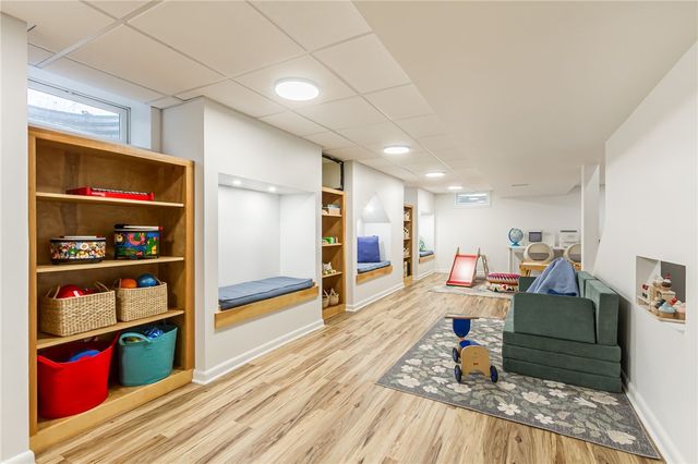 7 Falconbridge Drive, Pittsford, NY 14534