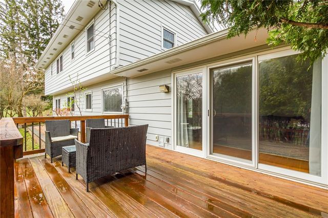 7 Falconbridge Drive, Pittsford, NY 14534