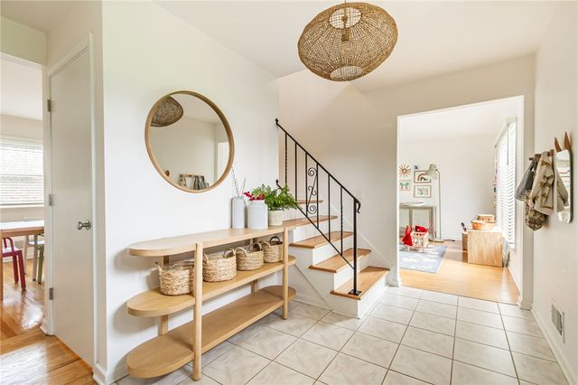 7 Falconbridge Drive, Pittsford, NY 14534