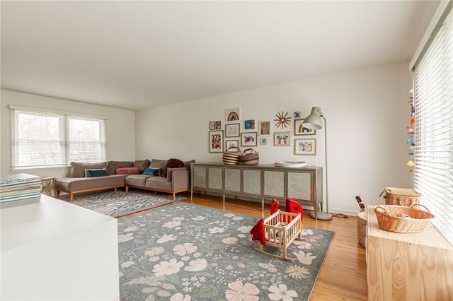 7 Falconbridge Drive, Pittsford, NY 14534