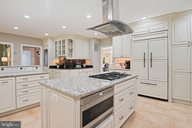 11366 SENECA KNOLL DR, Great Falls, VA 22066
