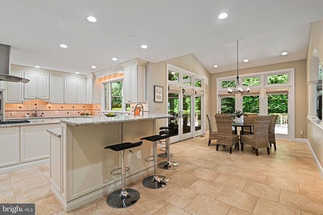 11366 SENECA KNOLL DR, Great Falls, VA 22066