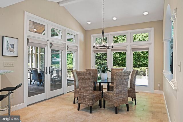 11366 SENECA KNOLL DR, Great Falls, VA 22066