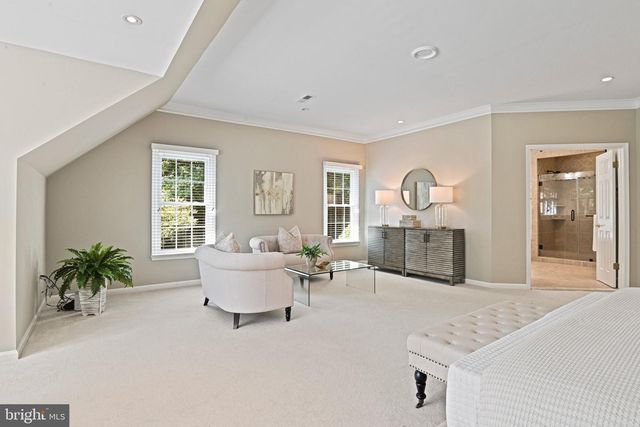 11366 SENECA KNOLL DR, Great Falls, VA 22066