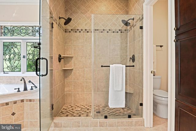 11366 SENECA KNOLL DR, Great Falls, VA 22066