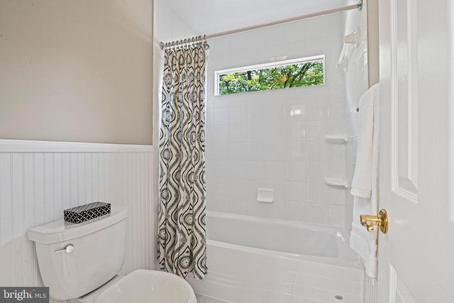 11366 SENECA KNOLL DR, Great Falls, VA 22066