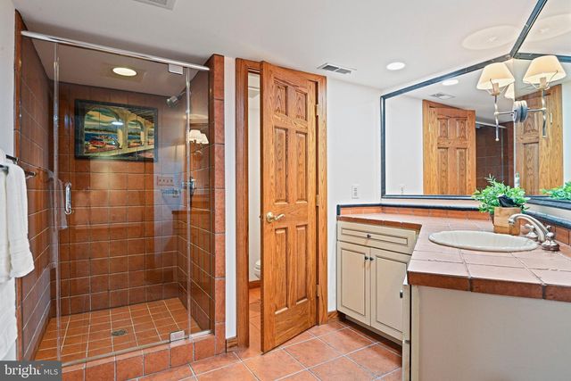 11366 SENECA KNOLL DR, Great Falls, VA 22066