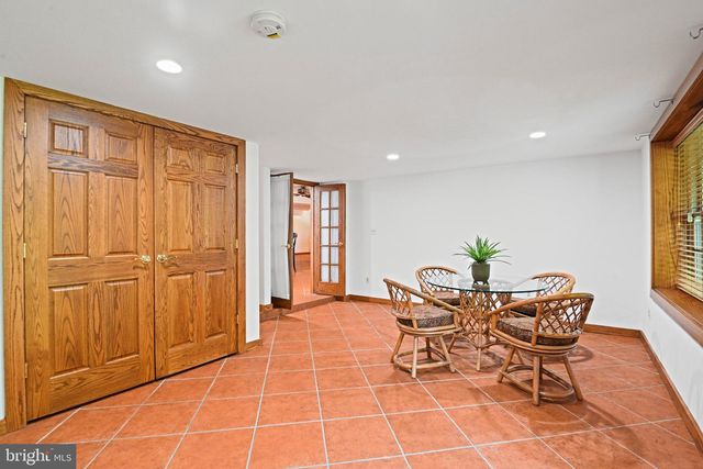 11366 SENECA KNOLL DR, Great Falls, VA 22066
