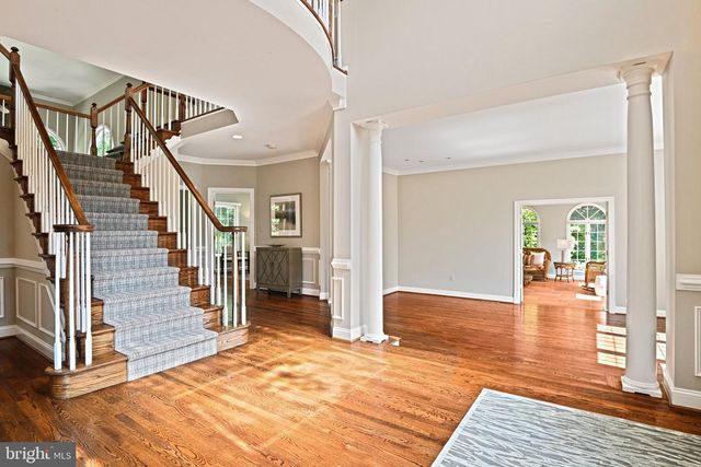 11366 SENECA KNOLL DR, Great Falls, VA 22066