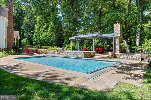 11366 SENECA KNOLL DR, Great Falls, VA 22066