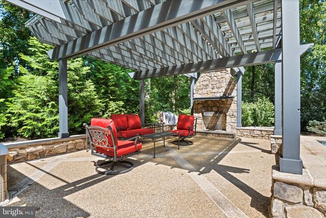 11366 SENECA KNOLL DR, Great Falls, VA 22066