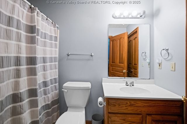 105 Flintstone Drive, Eleanor, WV 25070