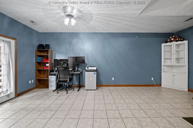 105 Flintstone Drive, Eleanor, WV 25070