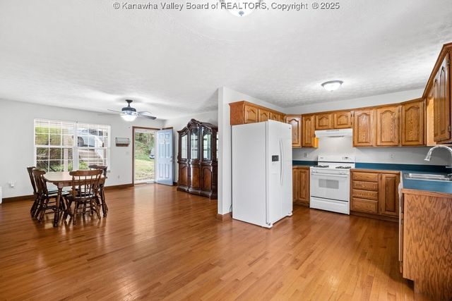 105 Flintstone Drive, Eleanor, WV 25070