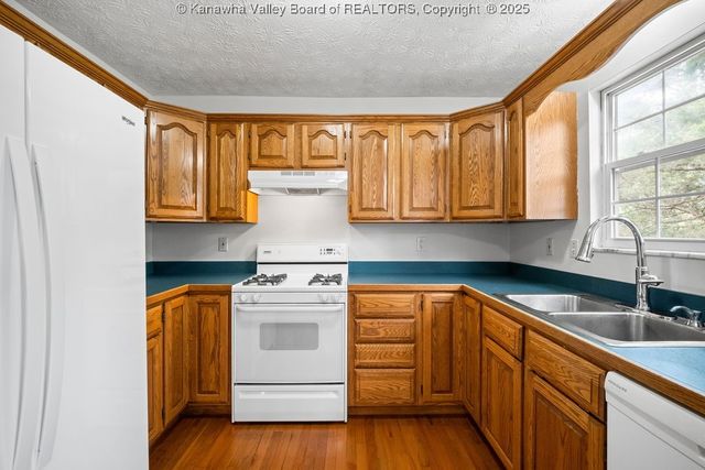 105 Flintstone Drive, Eleanor, WV 25070