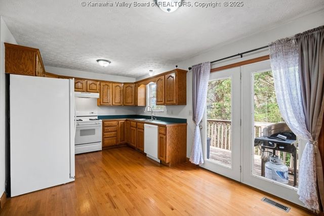 105 Flintstone Drive, Eleanor, WV 25070