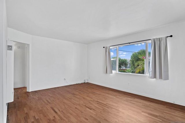 1250 Pacific Beach Dr, San Diego, CA 92109