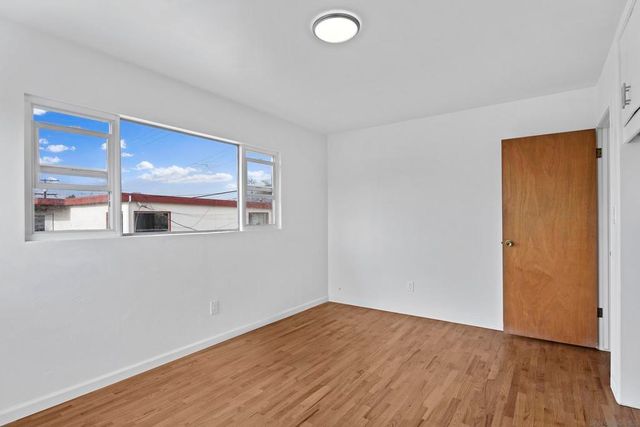 1250 Pacific Beach Dr, San Diego, CA 92109