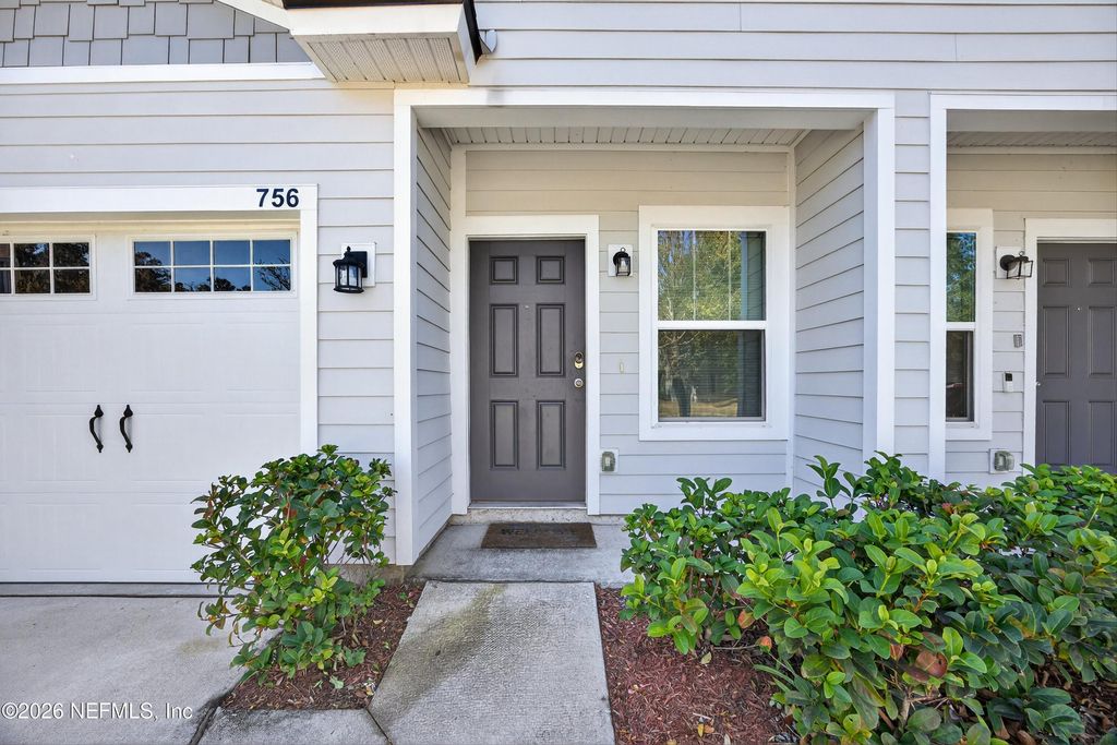 756 TALKING TREE Drive, Jacksonville, FL 32205