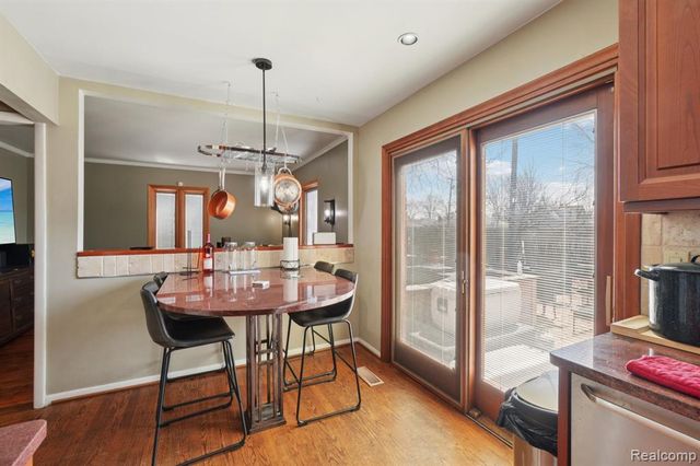 20600 Danbury Lane, Harper Woods, MI 48225