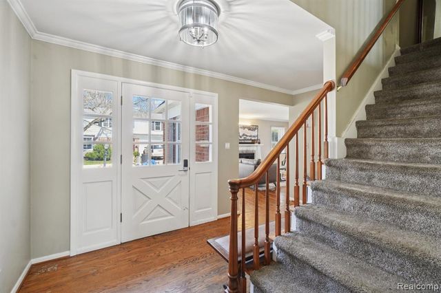 20600 Danbury Lane, Harper Woods, MI 48225