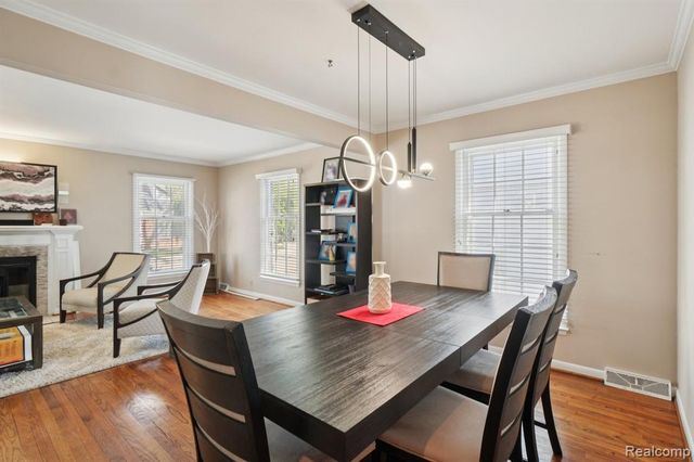 20600 Danbury Lane, Harper Woods, MI 48225