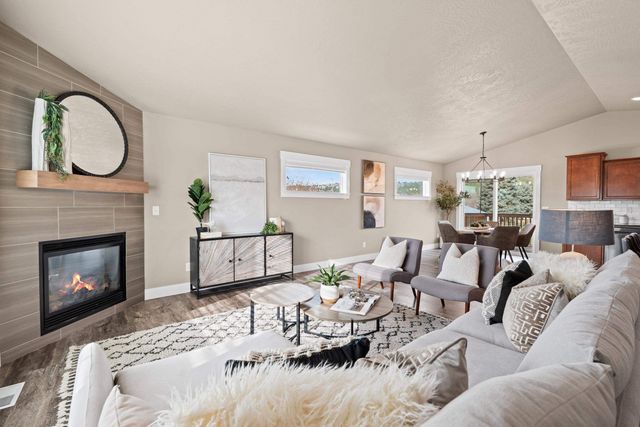 9817 E Hoffman Ct, Spokane Valley, WA 99206