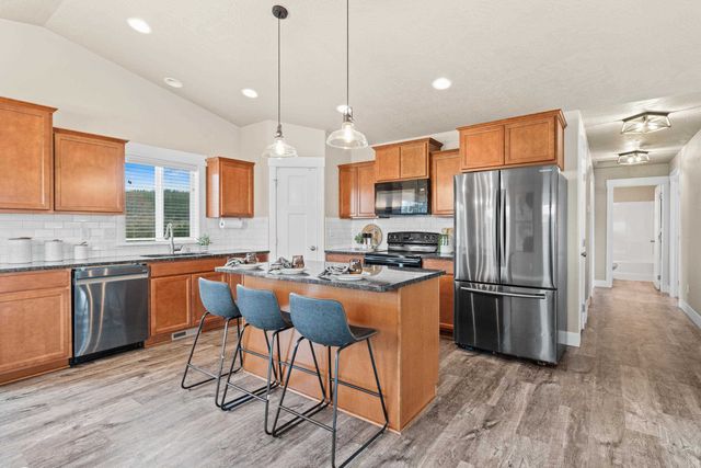 9817 E Hoffman Ct, Spokane Valley, WA 99206