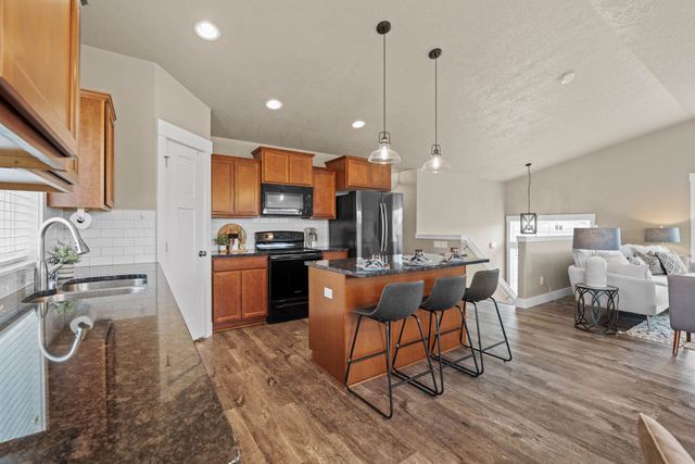 9817 E Hoffman Ct, Spokane Valley, WA 99206