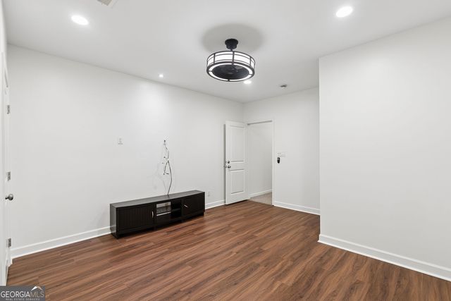 1634 Gilstrap Lane NW, Atlanta, GA 30318