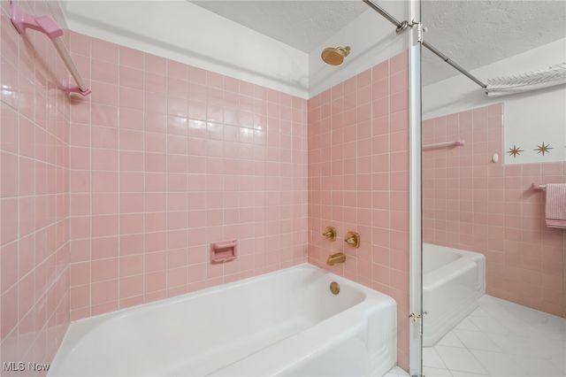 11820 Edgewater Drive 415, Lakewood, OH 44107