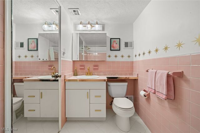 11820 Edgewater Drive 415, Lakewood, OH 44107