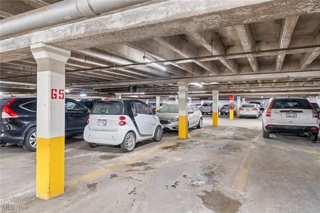 11820 Edgewater Drive 415, Lakewood, OH 44107