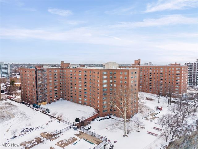 11820 Edgewater Drive 415, Lakewood, OH 44107