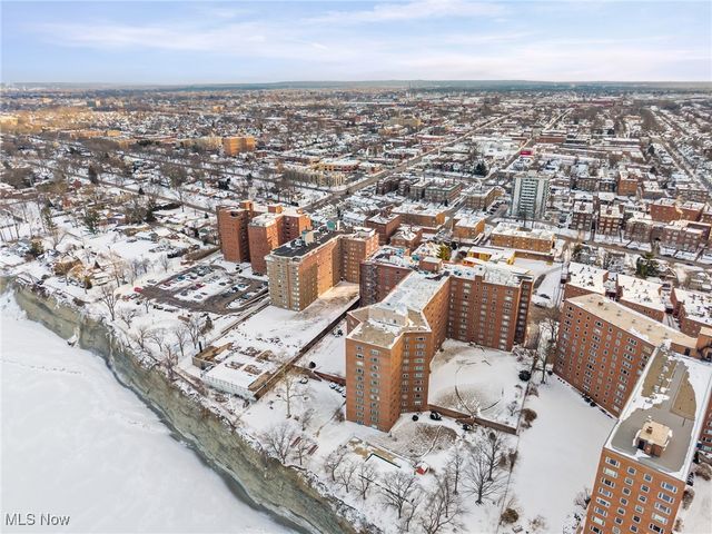 11820 Edgewater Drive 415, Lakewood, OH 44107