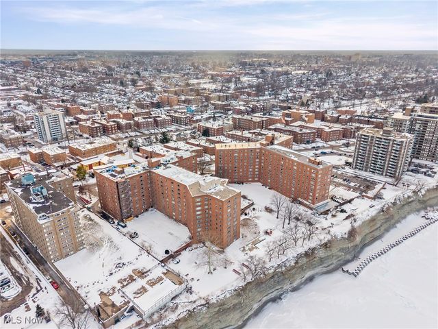 11820 Edgewater Drive 415, Lakewood, OH 44107