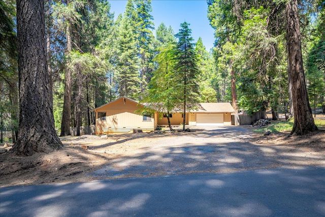 2226 Blair Rd, Pollock Pines, CA 95726
