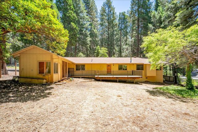2226 Blair Rd, Pollock Pines, CA 95726